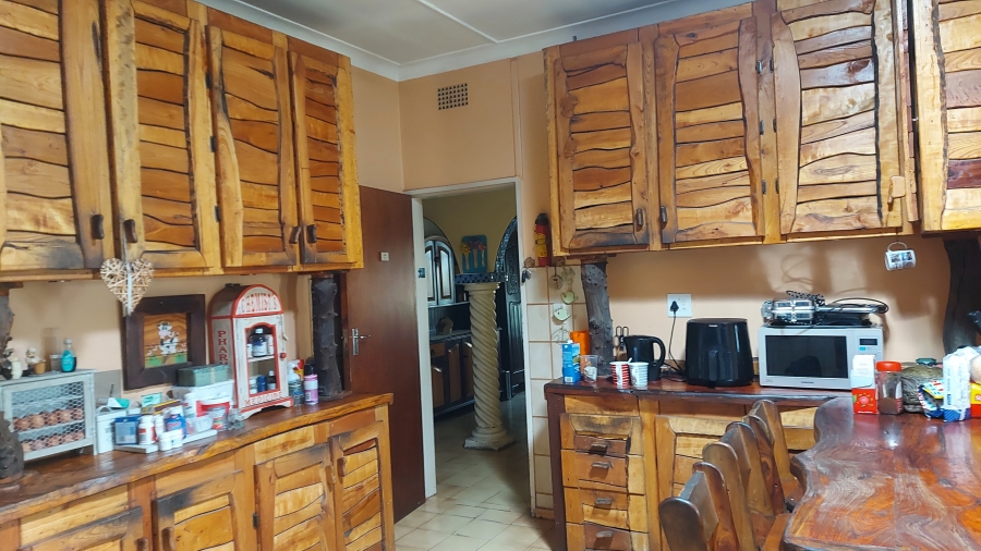 4 Bedroom Property for Sale in Oos Einde North West